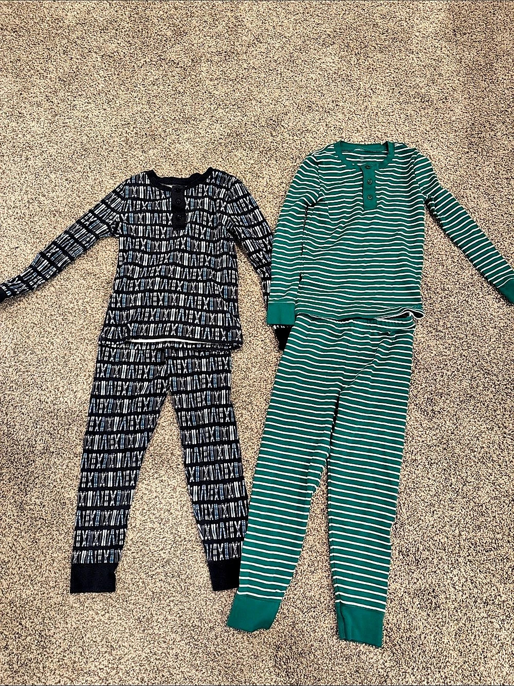 Petite Plume Children’s Two-Piece Pajama Sets in Green & Navy Like New